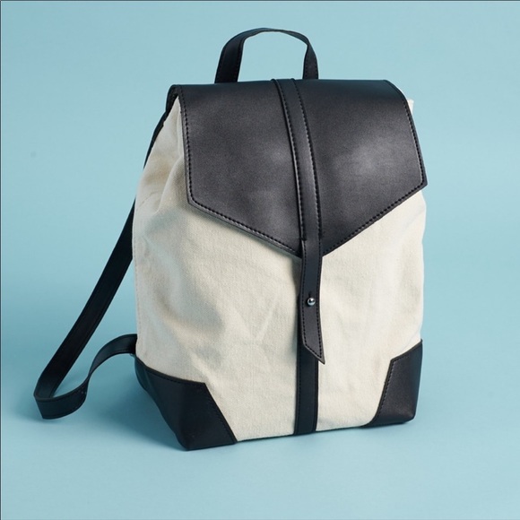 NWT Deux lux Demi canvas & vegan leather backpack. - Picture 3 of 5